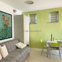 1 locale - 