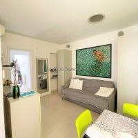 1 locale - 