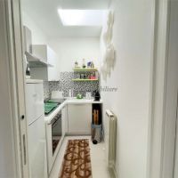 1 locale - 