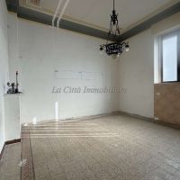 1 locale - Novara(NO)