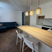 1 locale - Novara(NO)