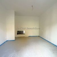 4 o più locali/3 locali - Galliate(NO)